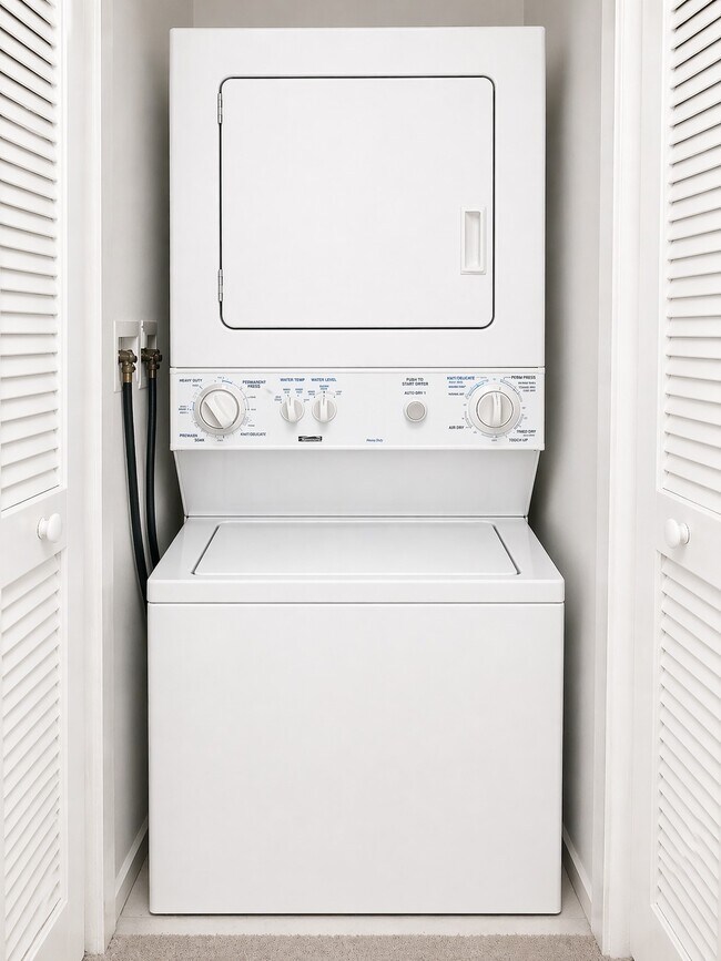 Building Photo - 3900 Oaks Clubhouse Dr