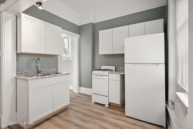 Building Photo - 817 Rubel Ave