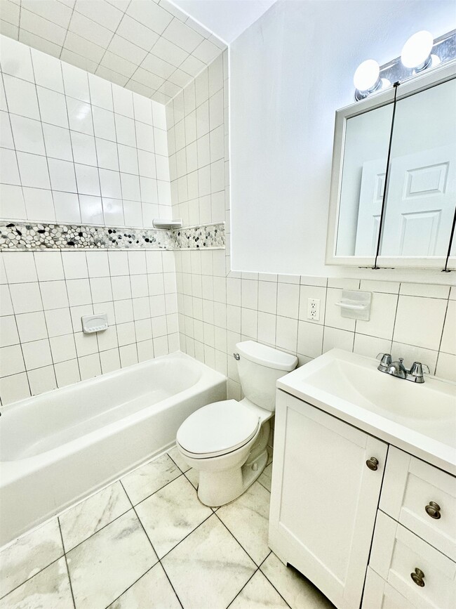 Building Photo - 606 John F. Kennedy Blvd