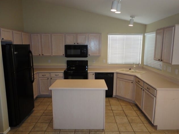 Building Photo - 2392 E Remington Pl