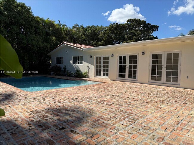 Building Photo - 12525 Bernal St