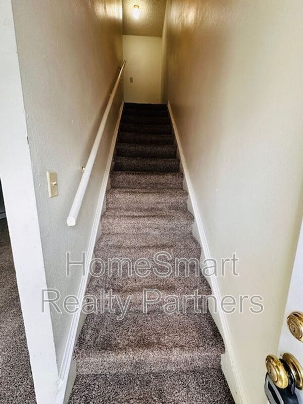 Building Photo - 165 D Grn