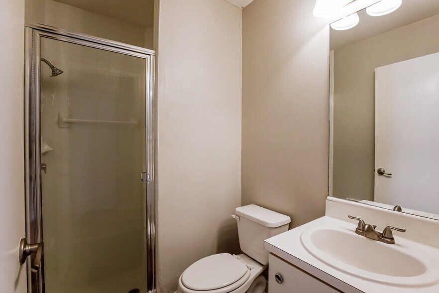 Building Photo - 3370 NW 78th Ave