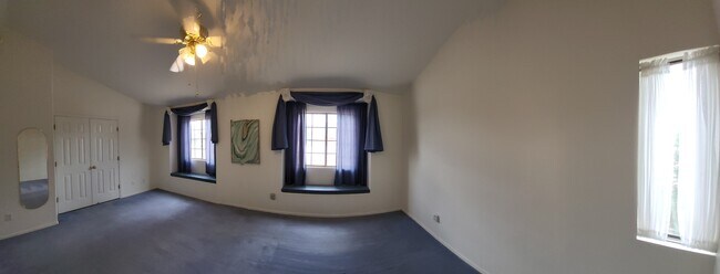 Building Photo - 9533 N Crestone Dr