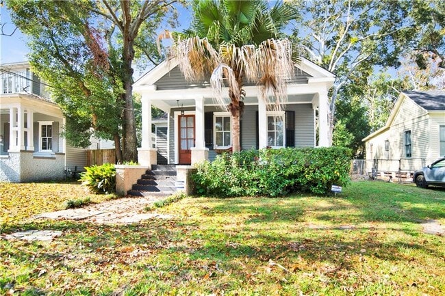 Primary Photo - 112 Espejo St