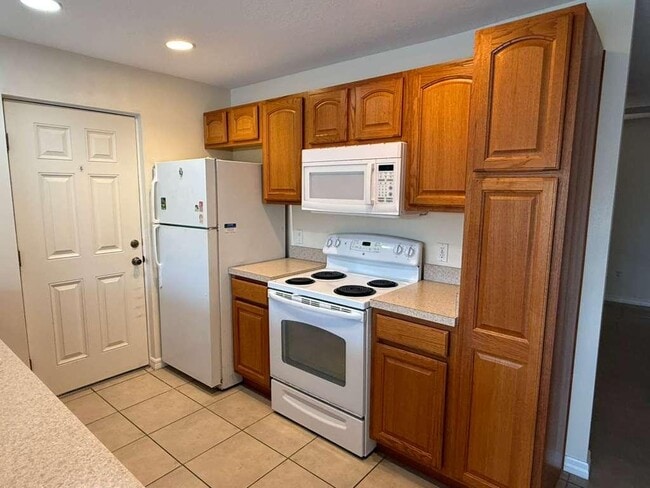 Building Photo - 61 Bougainvillea Dr