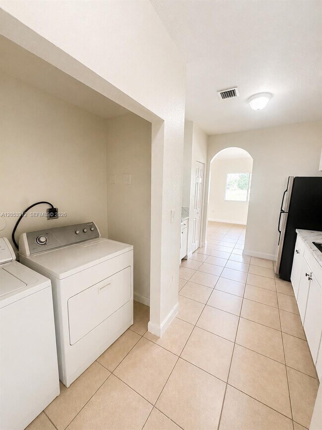 Building Photo - 26524 SW 138th Ave