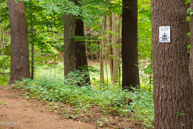 Building Photo - 1000 S Parkwood Dr