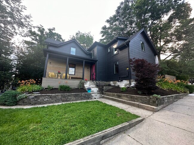 Primary Photo - 12 Belmont St