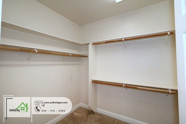 Building Photo - 618 Casa Buena St
