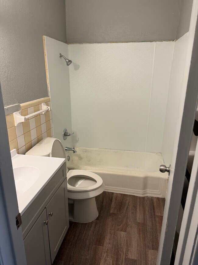 Building Photo - Pine Street Terrace