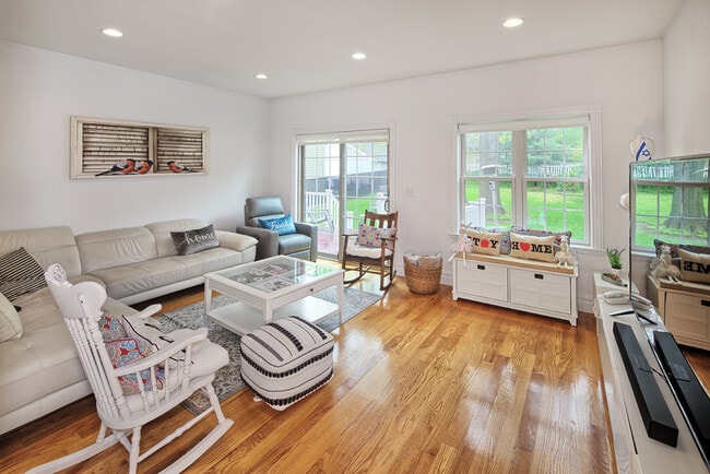 Building Photo - 288 County Rd