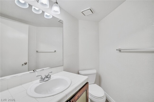 Building Photo - 2304 Chatfield Dr