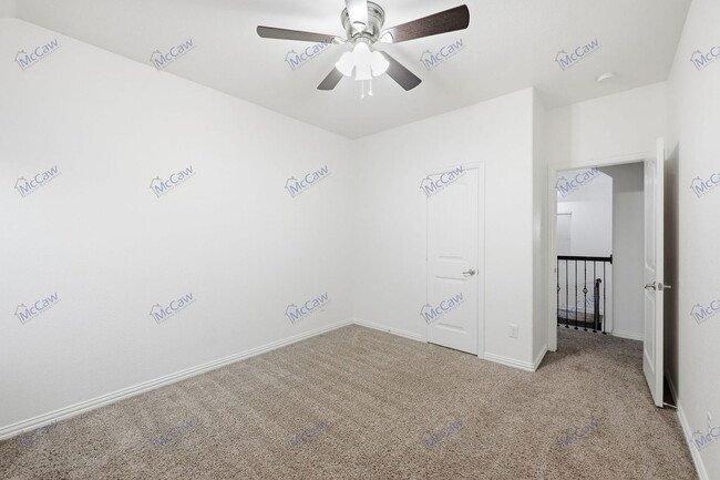 Building Photo - 3808 Hazelhurst Dr