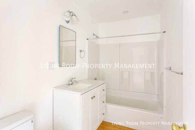 Building Photo - Remodeled 1BR/1BA in the Overlook Neighbor...