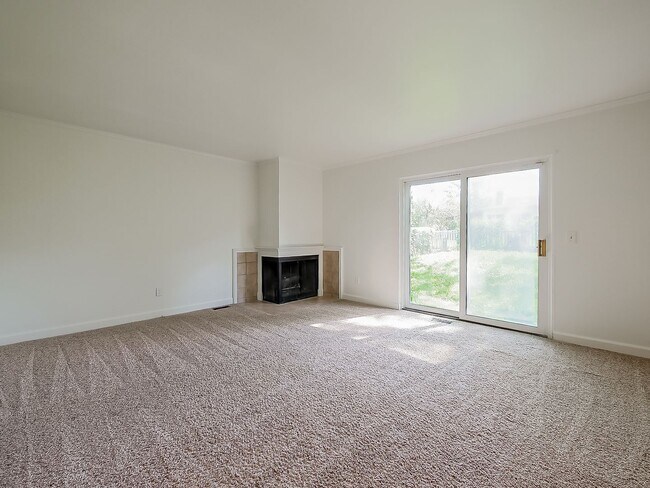 Building Photo - 42195 Park Ridge Rd
