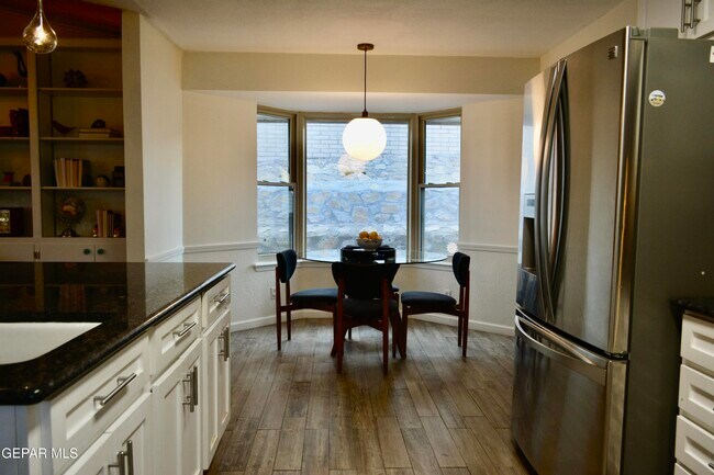 Building Photo - 10640 Vista Alegre Dr