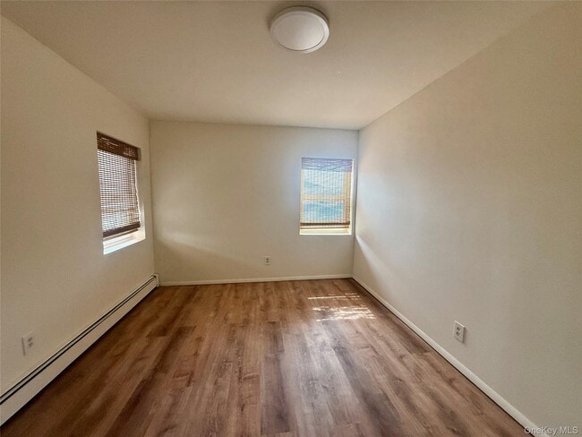 Building Photo - 765 Shore Rd