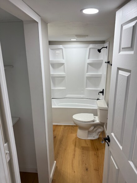 Building Photo - 2139 W Walnut St