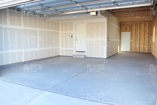 Building Photo - 2245 Adobe Dr