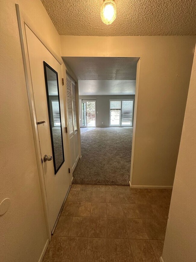 Building Photo - 2125 Broadmoor Rd Cir