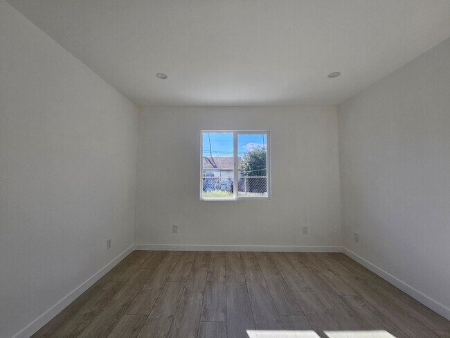 Building Photo - 13031 Goleta St