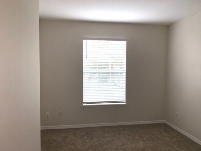 Building Photo - Condo for rent
