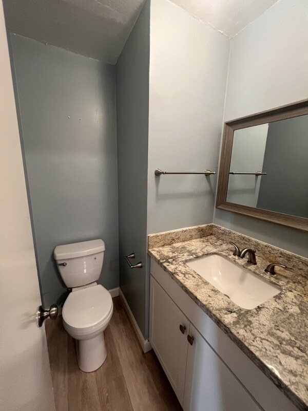 Building Photo - 3022 Yulupa Ave