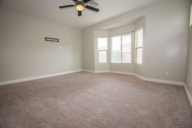 Building Photo - Executive home in The Estates at Holiday! ...