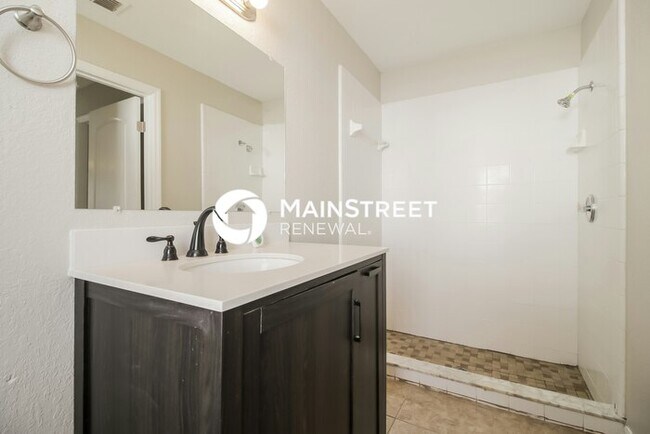 Building Photo - 3 Bedroom Pet-Friendly Home in MINNEOLA, FL with Main Street Renewal