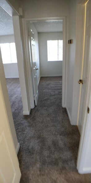 Building Photo - 1671 Bramble Pl