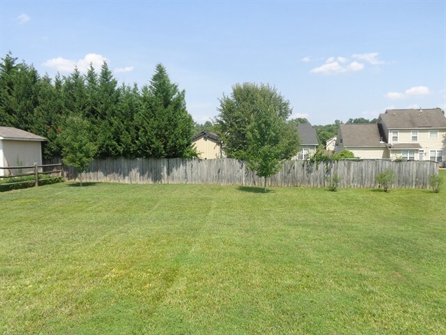 Building Photo - 4614 Sahalee Ln