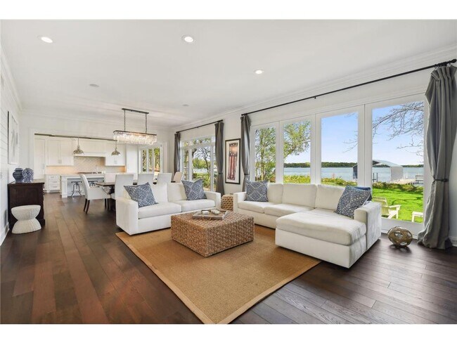 Building Photo - 3115 N Shore Dr