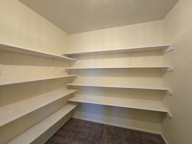 Building Photo - 2405 S Clear Creek Rd