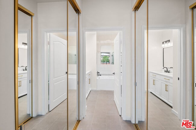 Building Photo - 1255 Federal Ave