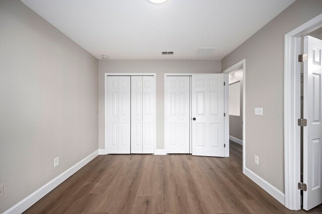Building Photo - Fully Renovated Samara Lakes Home with Stunning Water Views!