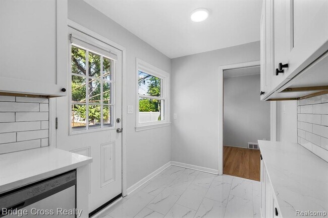 Building Photo - 2614 Essex St