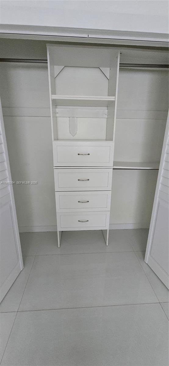 Building Photo - 1284 W 38th Pl