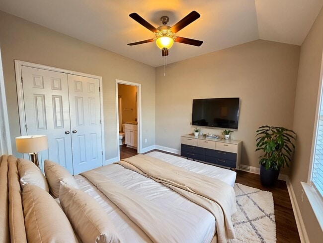 Building Photo - 229 Way Bill Cir