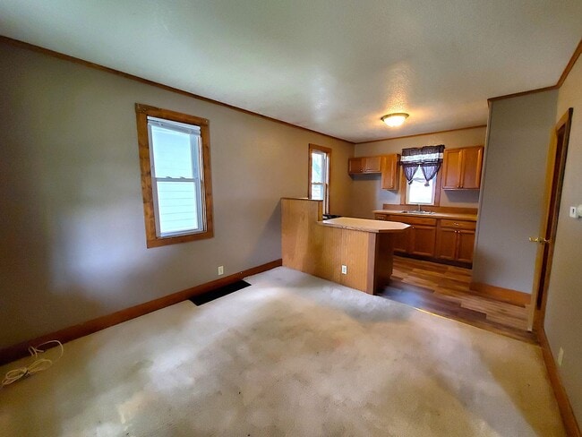 Building Photo - FOR RENT: 147 FRENCH- cute one bedroom bungalow *Pets Ok*