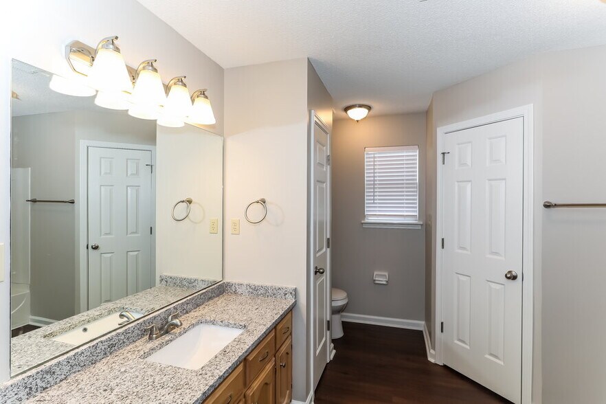 Building Photo - 8456 Cross Point Dr