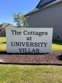 Building Photo - Beautiful 3BR / 2.5BA Townhouse Just 4 Miles from LSU!  Cottages at University Villas