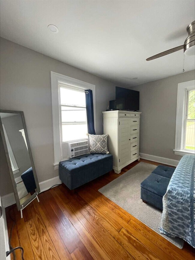 Building Photo - 138 Church St