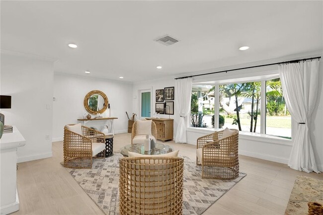 Building Photo - 1945 Anglers Cove