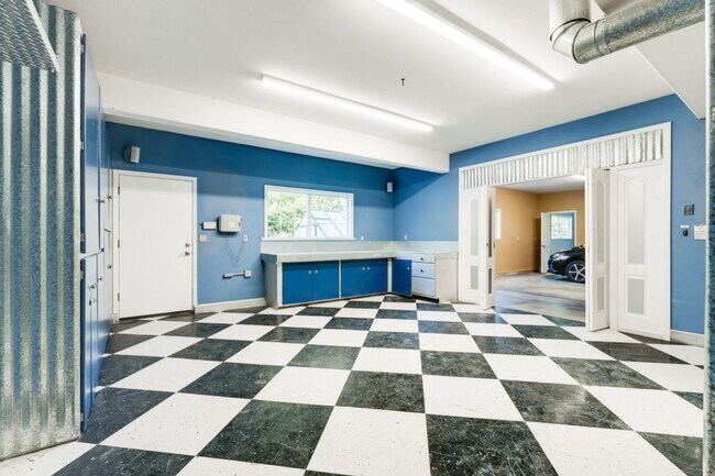 Building Photo - 5br/4ba Home - Luxury Country Living Minutes to Capitola & Soquel Village