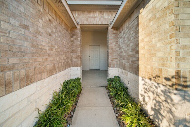 Building Photo - 21234 Riverdew Dr