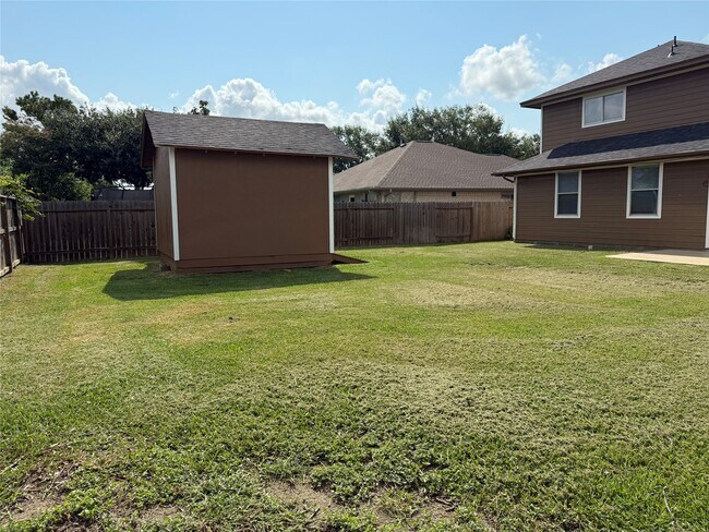 Building Photo - 909 Christopher Ln