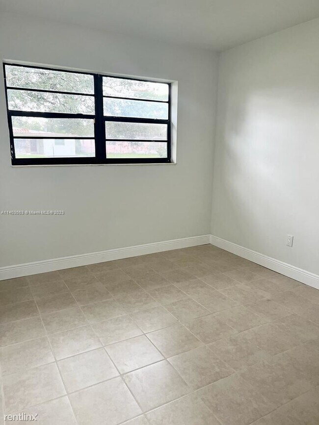 Building Photo - 4 br, 2 bath House - 430 SW 31st Ave