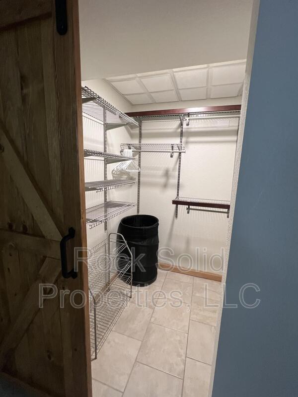 Building Photo - 7800 Happy Jack Rd