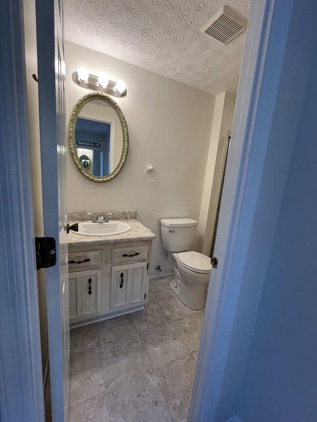 Master Bathroom - 6491 Baffin Dr